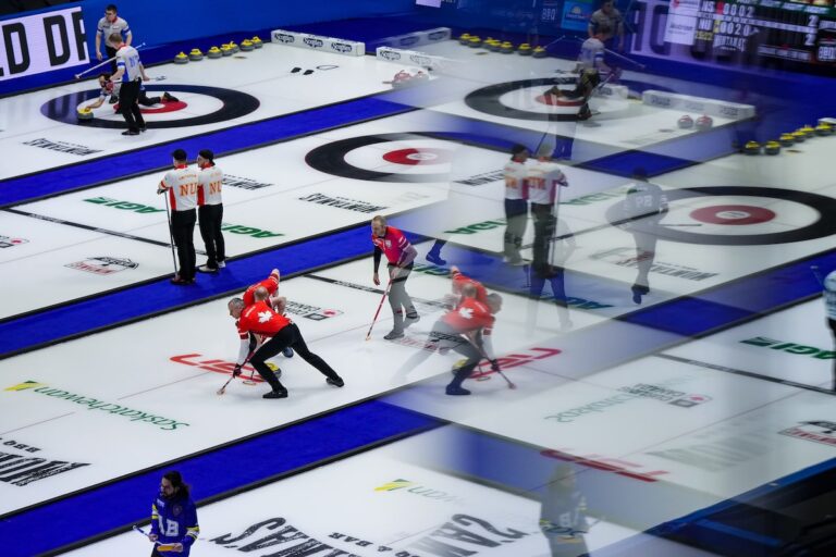 Les problèmes de mousse de Broomhead en attente pour le Brier du Montana, mais les bigoudis qui fusionnent toujours