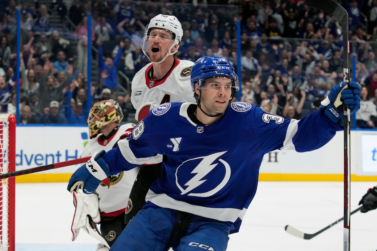 Lightning a battu les sénateurs 5-1 pour balayer la série de deux matchs en Floride