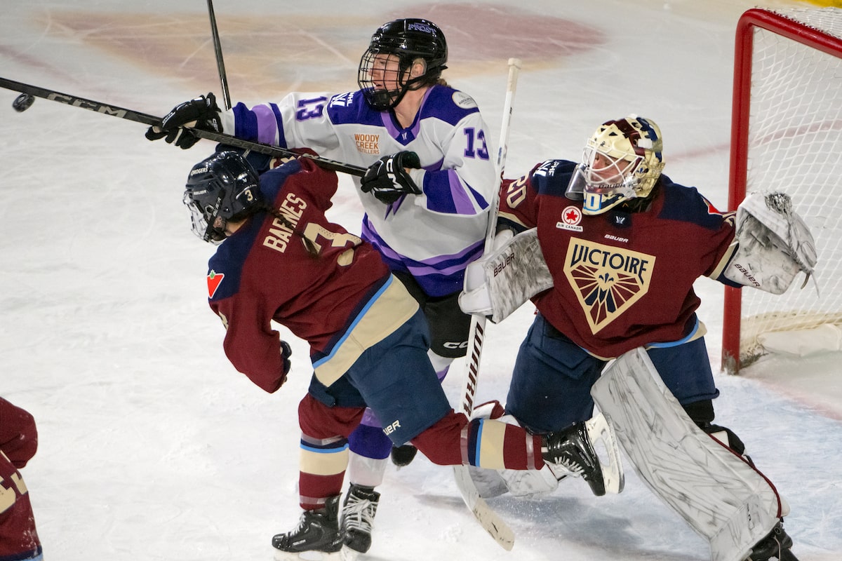 Maddie Rooney fait 21 arrêts, Frost Blank PWHL-Leading Victoire 4-0