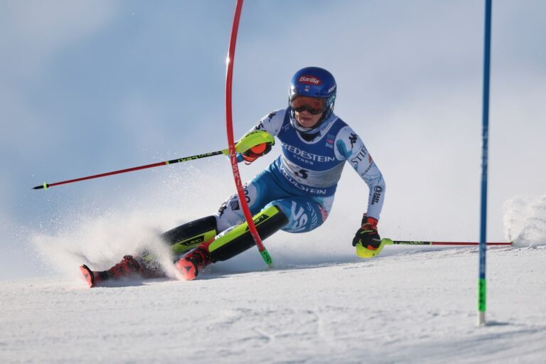 Mikaela Shiffrin manque une médaille de slalom mondiale pour la première fois