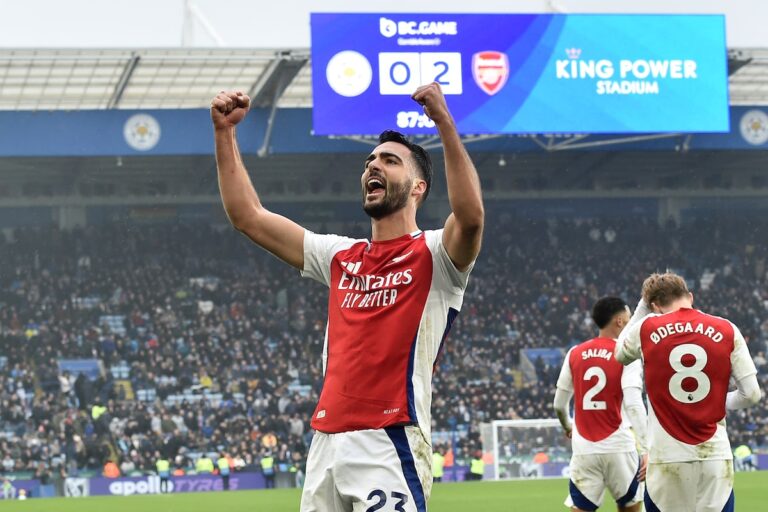 Mikel Merino soulage les malheurs d'attaque d'Arsenal contre Leicester