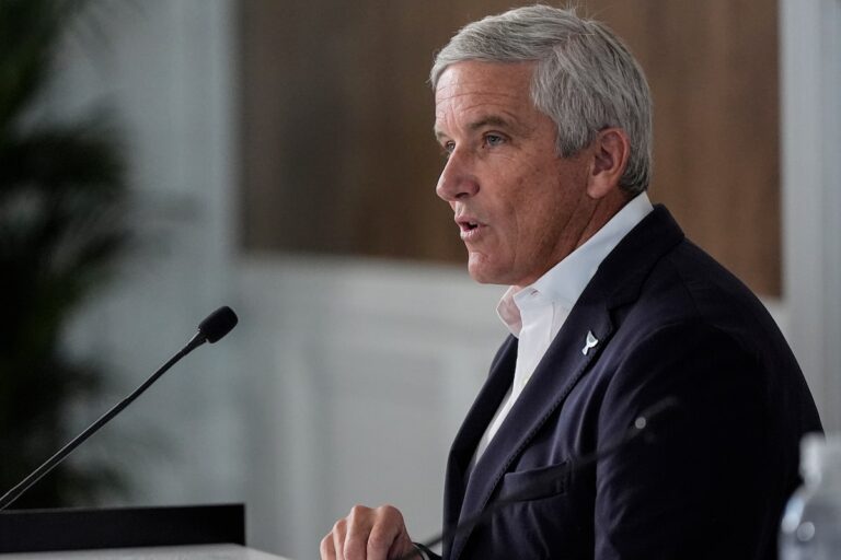 Monahan dit que ramener les joueurs de LIV dans le giron est une priorité absolue pour le golf