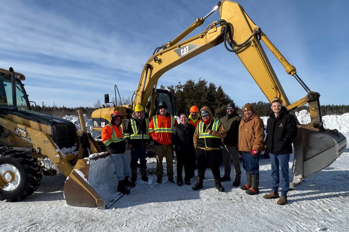 Résidents des Premières nations de la rivière Whitefish Formation pour le fonctionnement de l'équipement lourd
