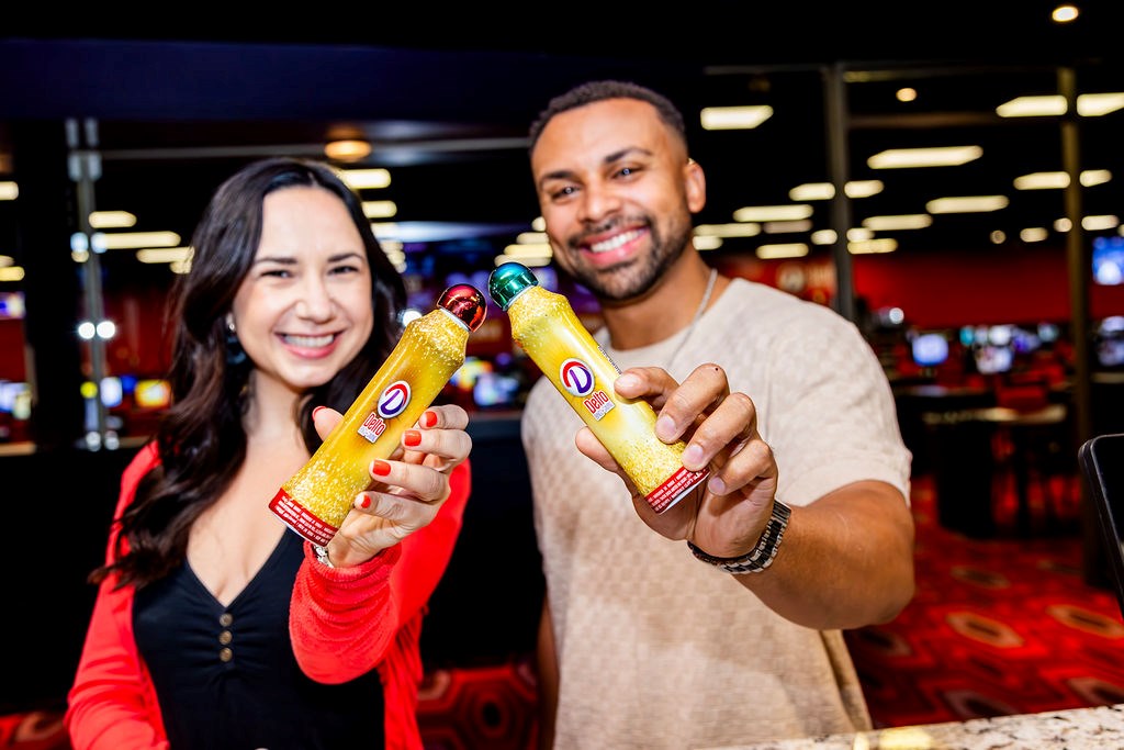 Une nouvelle génération de joueurs affronte un jeu classique: le bingo!