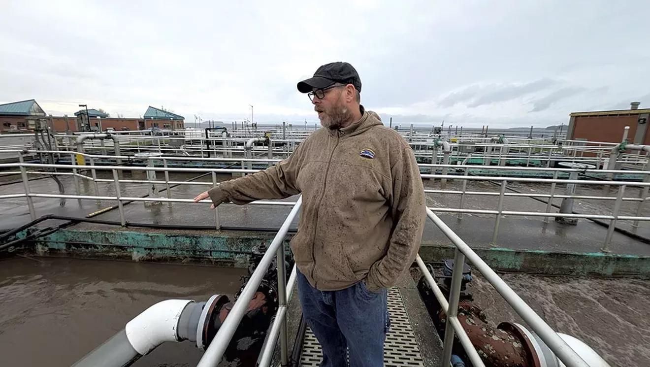 Burlington passe les obligations d'infrastructure, les changements de charte