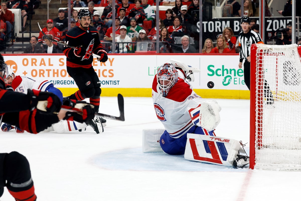 Aho, Hall score en deuxième période alors que les Hurricanes ont battu les Canadiens 4-1 pour la 10e victoire en 12 matchs