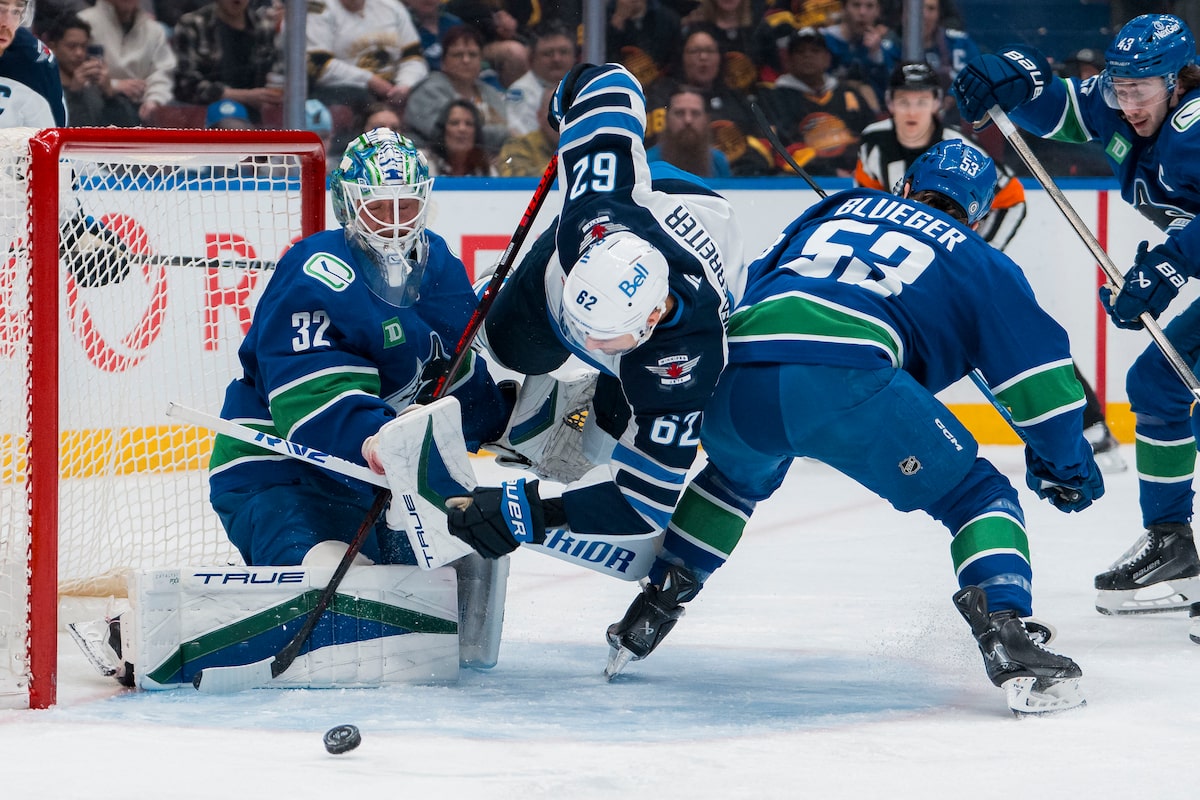 Boeser marque deux, les Canucks réalisent 5-2 bouleversement des avions de tête de la NHL