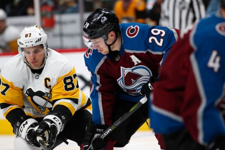 Crosby et Mackinnon font ressortir le meilleur les uns des autres en tant que coéquipiers à l'échelle internationale ou rivaux dans la LNH