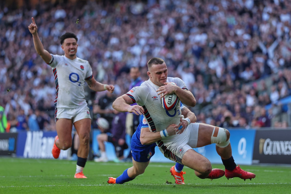 England Hammer Italie 47-24 pour rester dans la chasse au titre des six nations