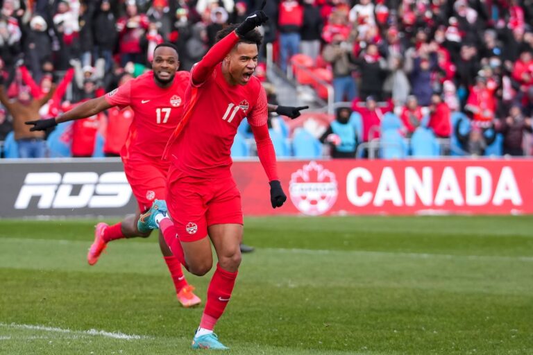 Équipe canadienne de football masculin pour jouer à l'Ukraine, en Côte d'Ivoire, au tournoi canadien Shield à Toronto