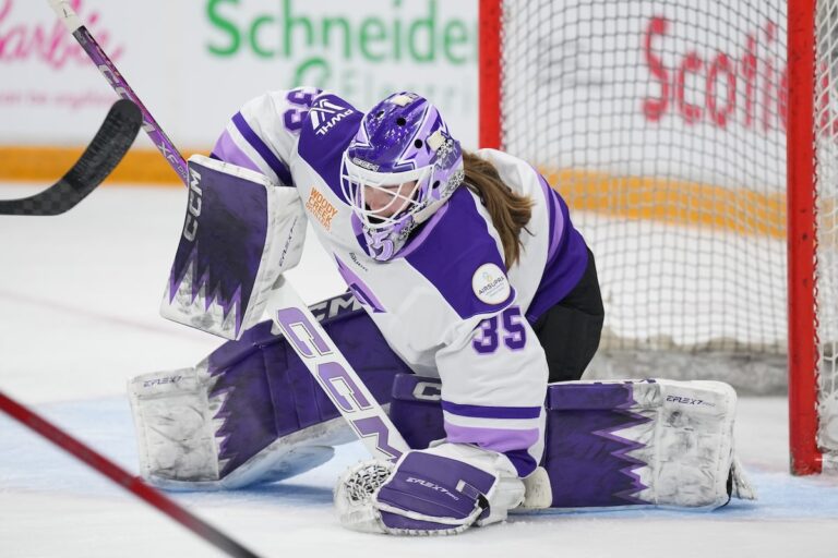 Frost, Maddie Rooney Waltout Ottawa Charge 5-0 dans le match de tournée à Takeover à Raleigh, NC