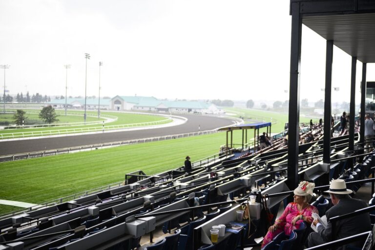 Grade 1 EP Taylor Stakes Race Turf Ajouté à la série Breeders 'Cup Challenge Challenge