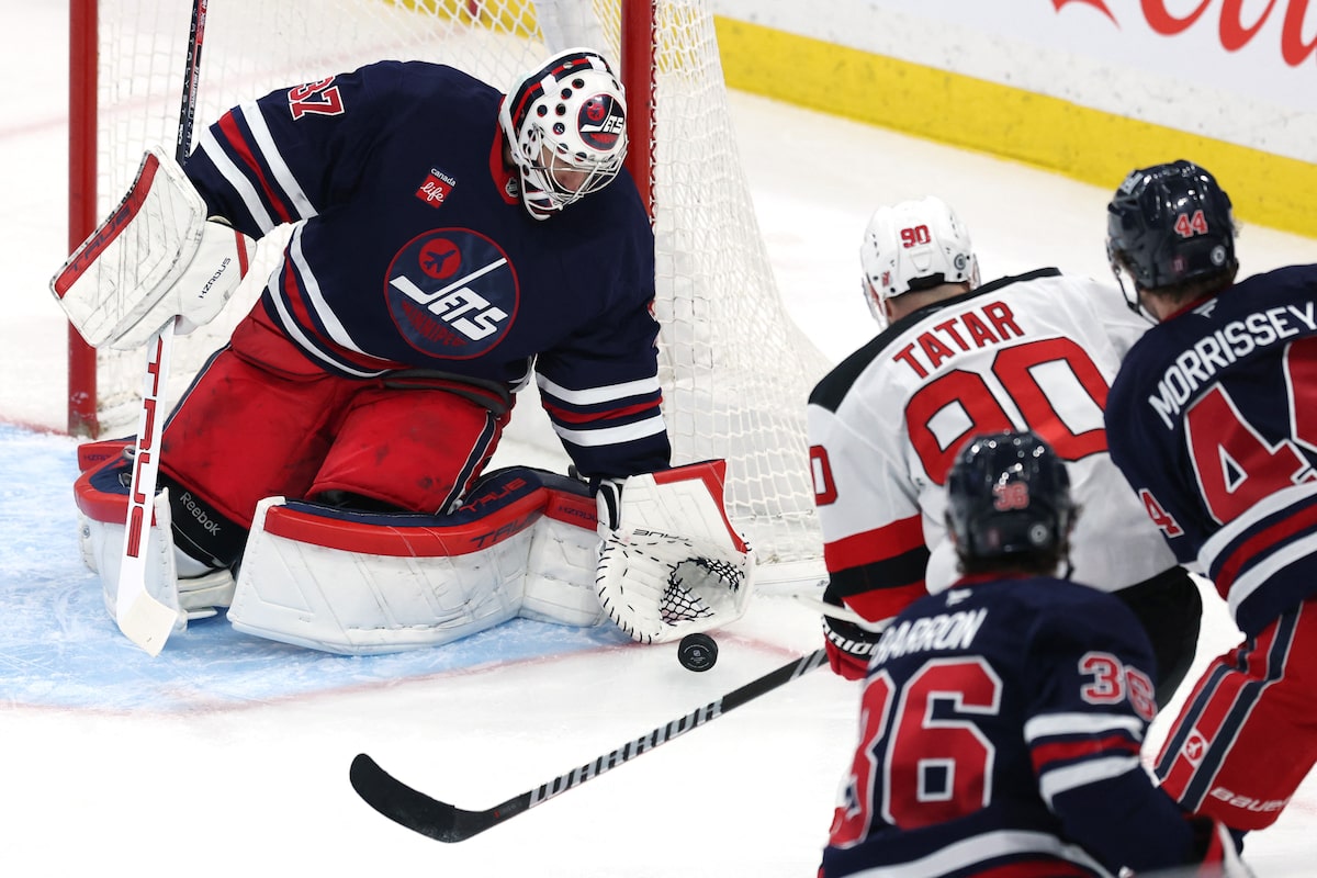 Hellebuyck des Jets gagne des chants MVP après le septième blanchissement de la franchise cette saison