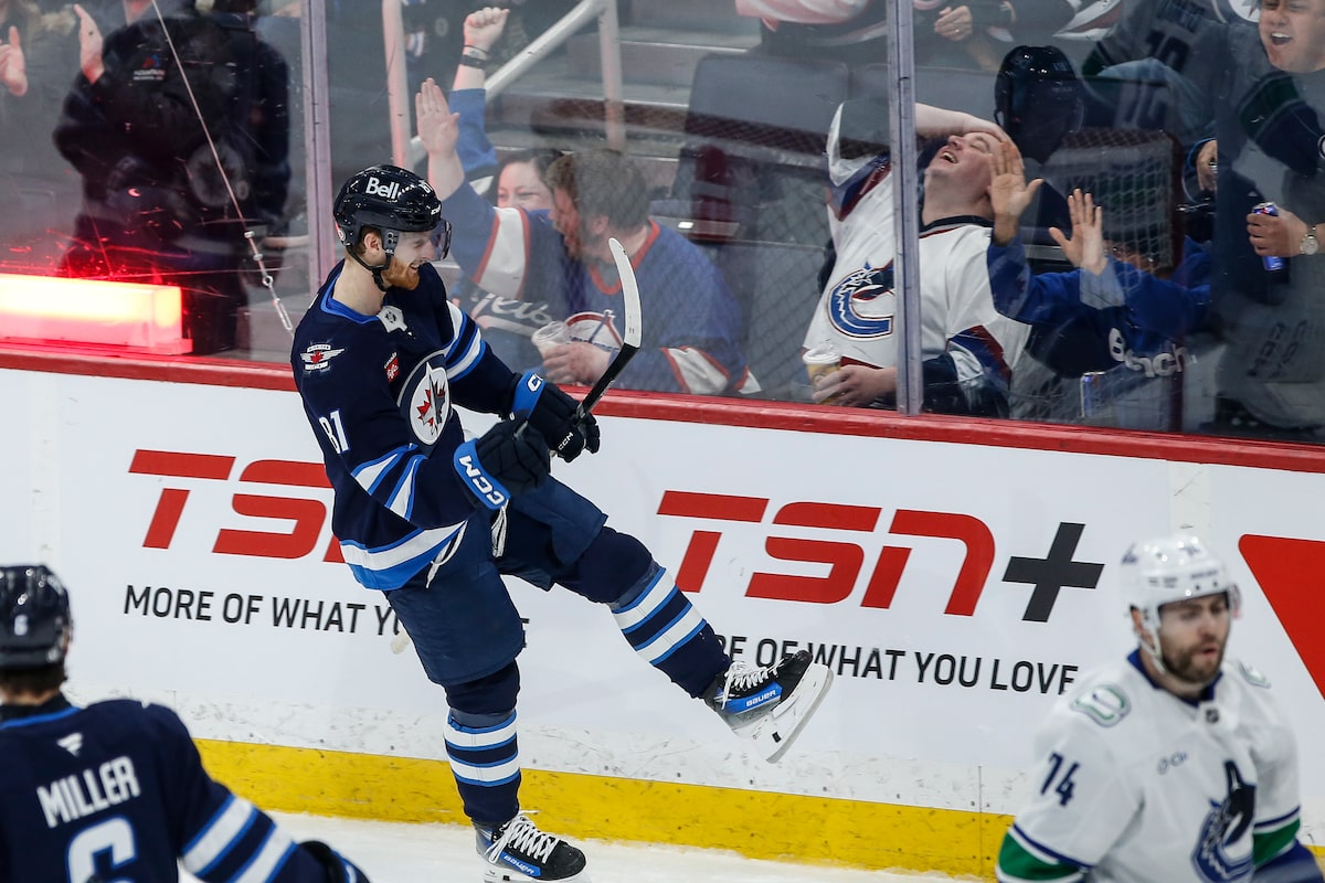 Kyle Connor mène les jets devant les Canucks 3-1 alors que Winnipeg reste en haut du classement