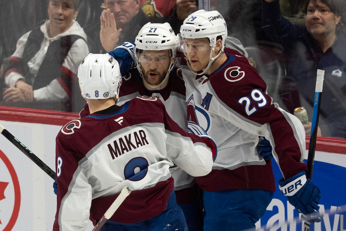 L'Avalanche submerge les sénateurs avec un barrage de première période en route vers la victoire 5-1