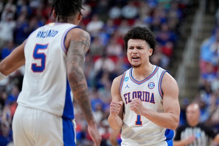 La Floride termine l'offre d'UConn pour le troisième titre national consécutif avec 77-75 March Madness Win