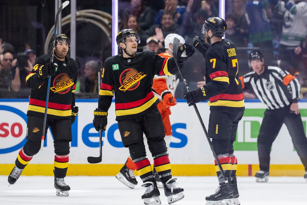 La clé du «score par comité» des Canucks alors que l'équipe fait des efforts pour les séries éliminatoires