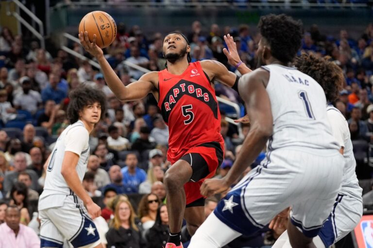La seconde moitié chaude d'Immanuel Quickley aide les Raptors à maintenir Magic 104-102