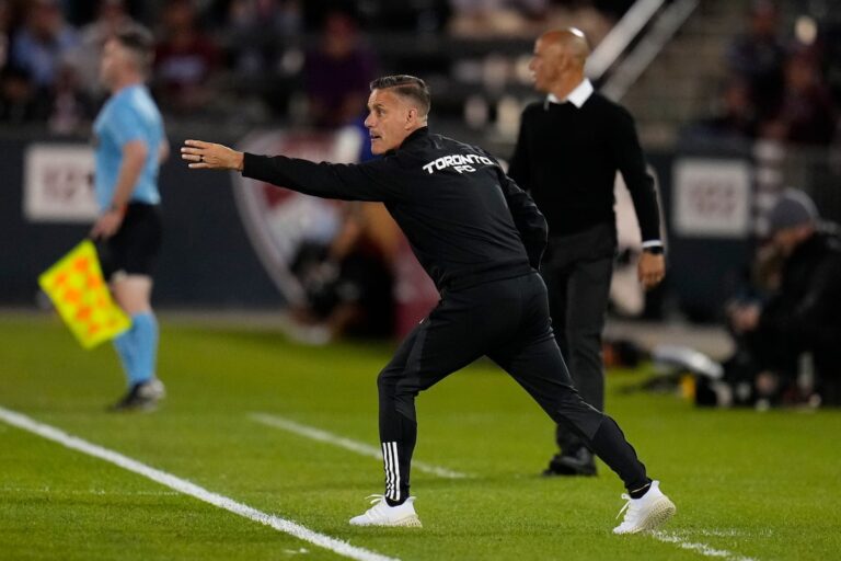 L'audience disciplinaire entraîne un avertissement pour l'ancien entraîneur du Canada John Herdman