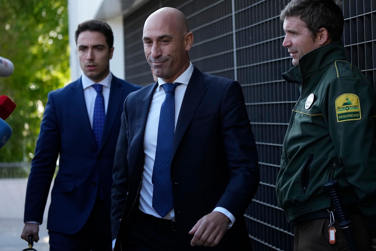 Le procureur espagnol demande un nouveau procès de l'ancienne patron de la Fédération de football Luis Rubiales