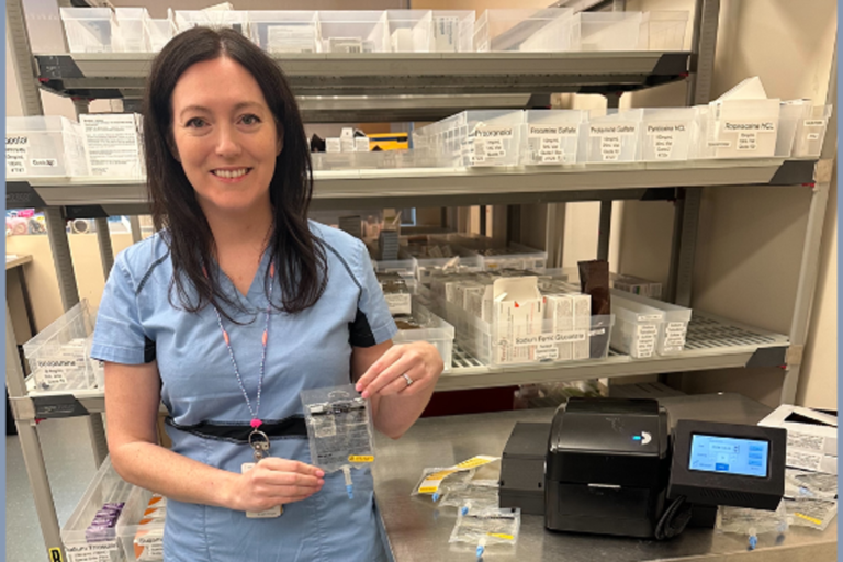 Leaders autochtones: Sudbury Pharmacy Tech a une solution intelligente pour les étiquettes de l'hôpital