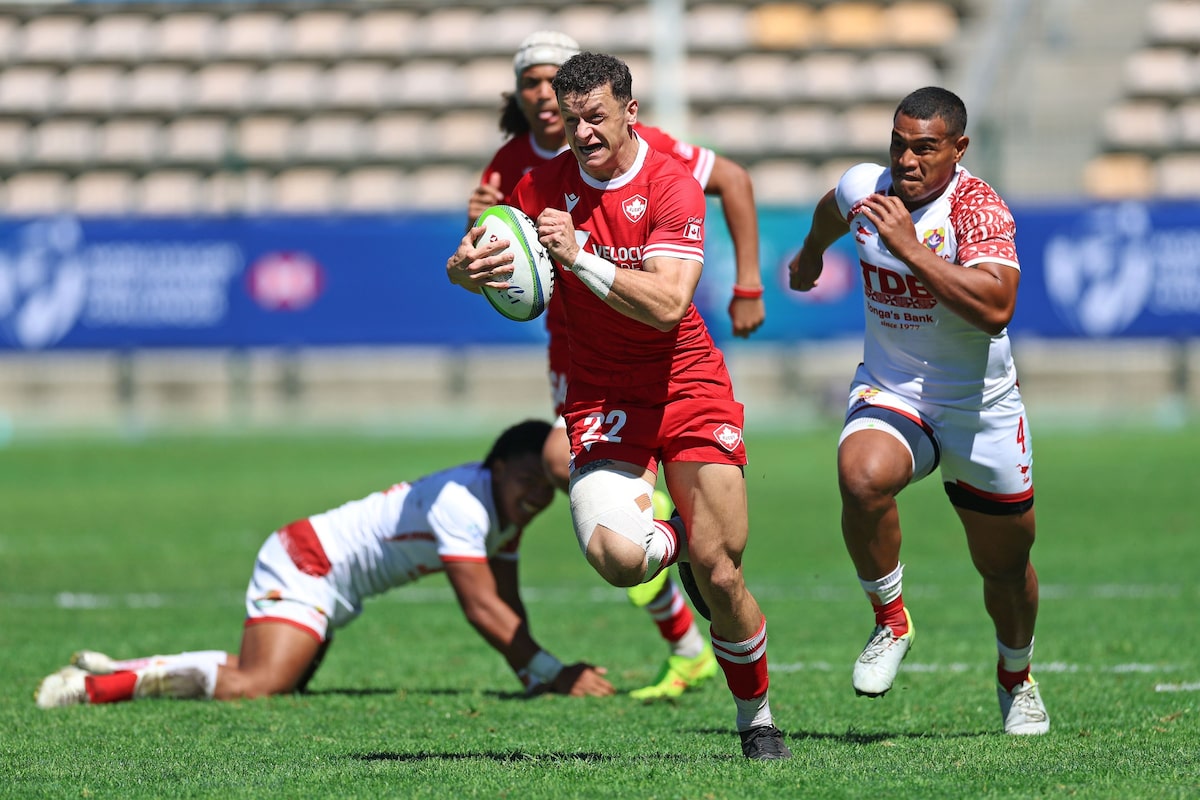 L'équipe canadienne du rugby masculin à sept Downs Tonga, en Ouganda, pour passer aux demi-finales de la série Challenger