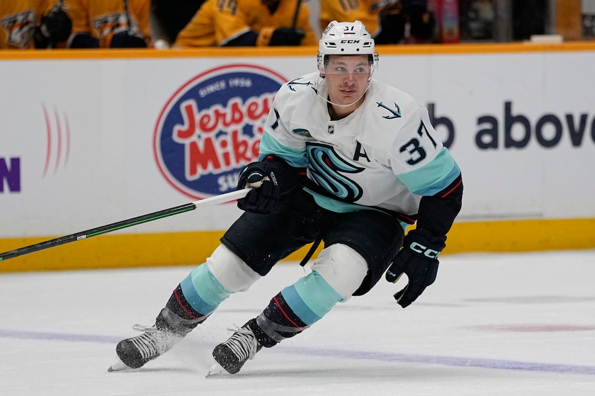 Lightning Acquiver Gourde et Bjorkstrand et Panthers Get VanEcek alors que l'action commerciale de la LNH se réchauffe