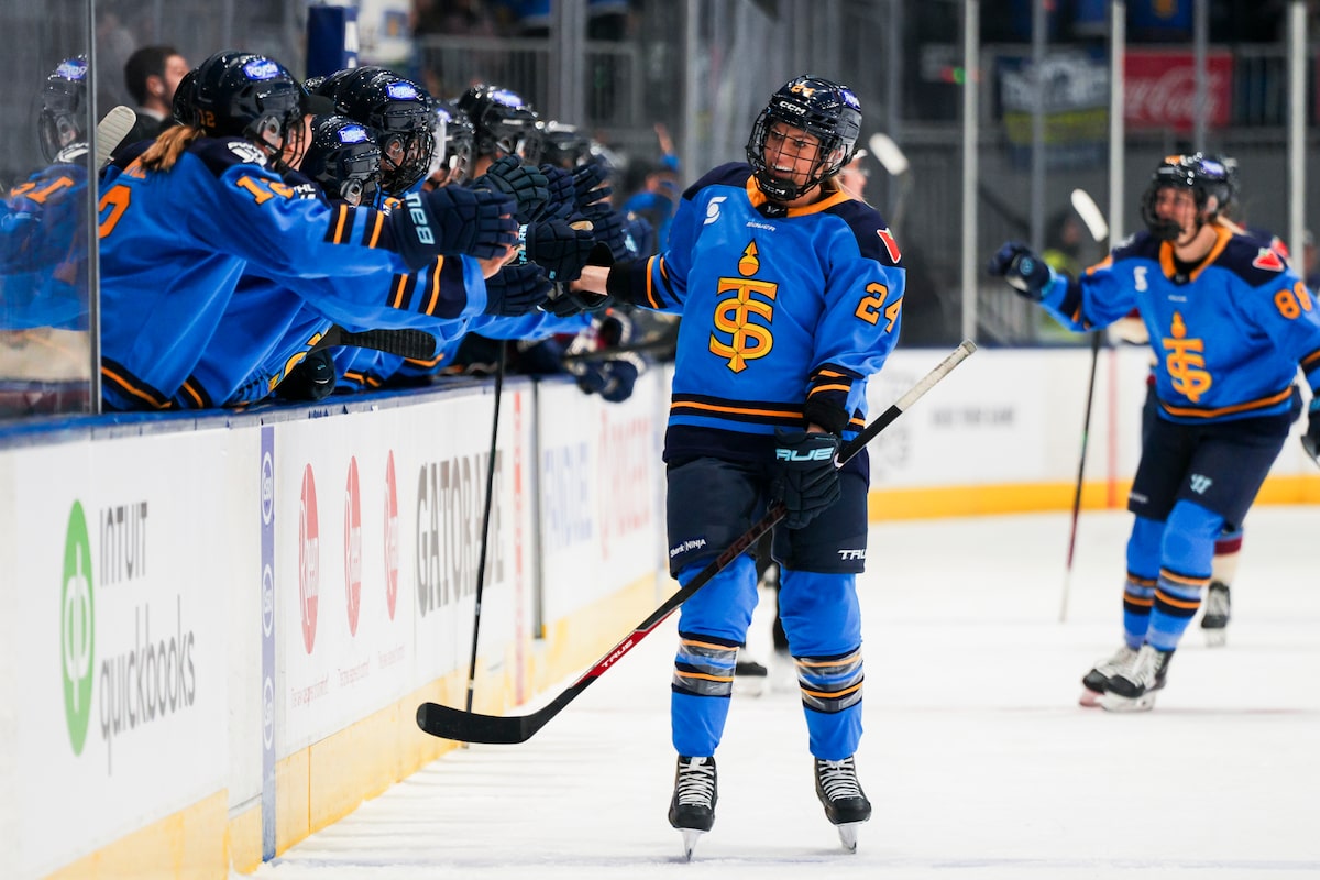 Natalie Spooner Utilisant l'expérience pour recommencer dans la forme MVP pour faire monter les sceptres