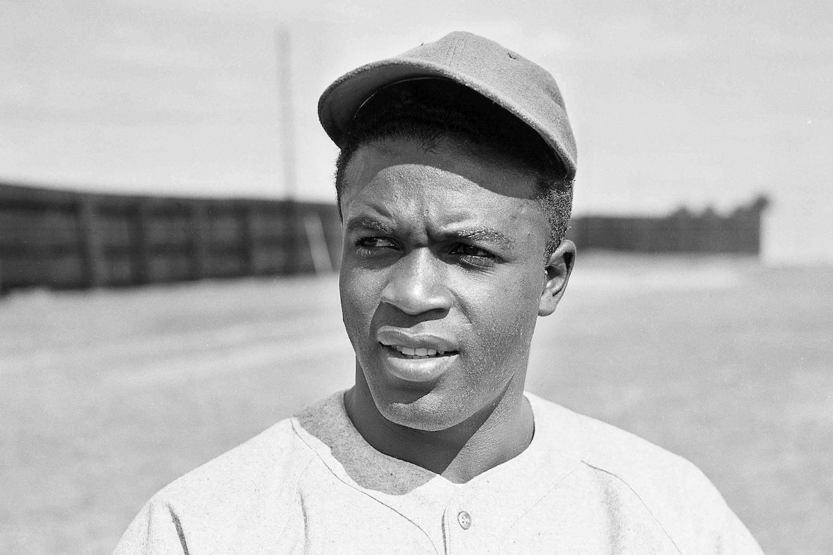 Page Web du ministère américain de la Défense sur le service militaire de Jackie Robinson manquant soudainement au milieu de Dei Purge