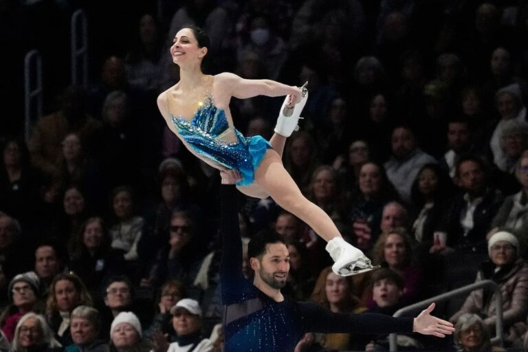 Paire canadienne Stellato-Dudek, Deschamps termine la cinquième place aux mondes de patinage artistique