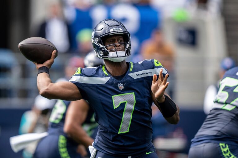 Raiders acquiert le quart-arrière Geno Smith de Seahawks pour un choix de troisième ronde