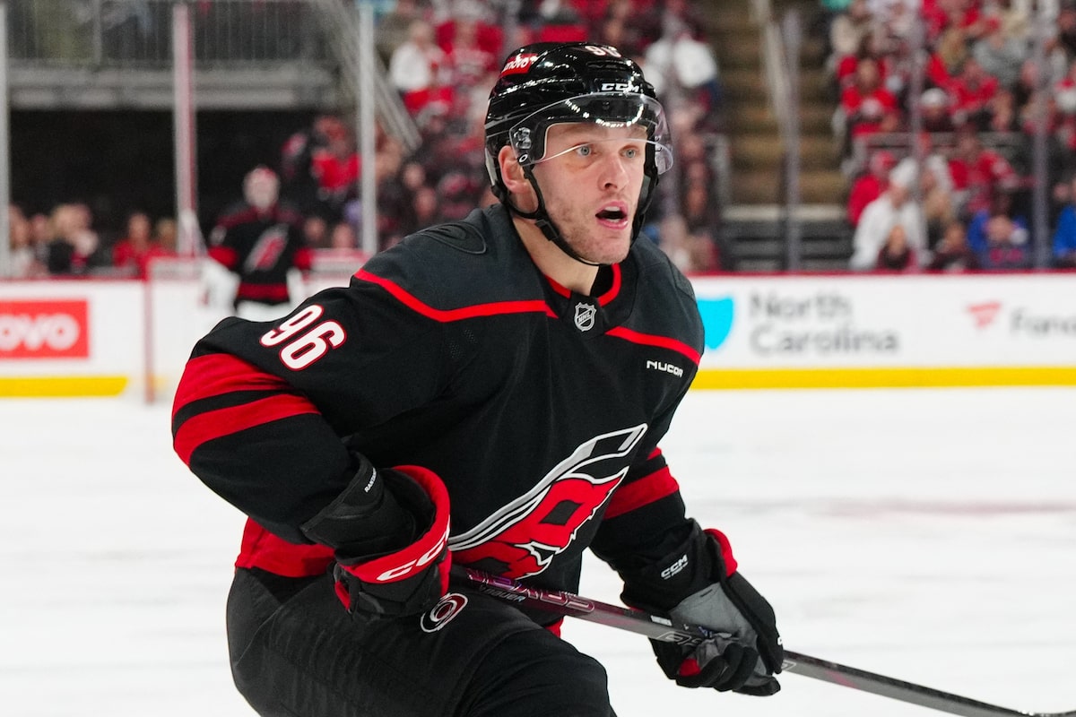 Rantanen a traité à Dallas, des terrains de 8 ans contractuels; Les Panthers ajoutent Marchand à la date limite du commerce de la LNH