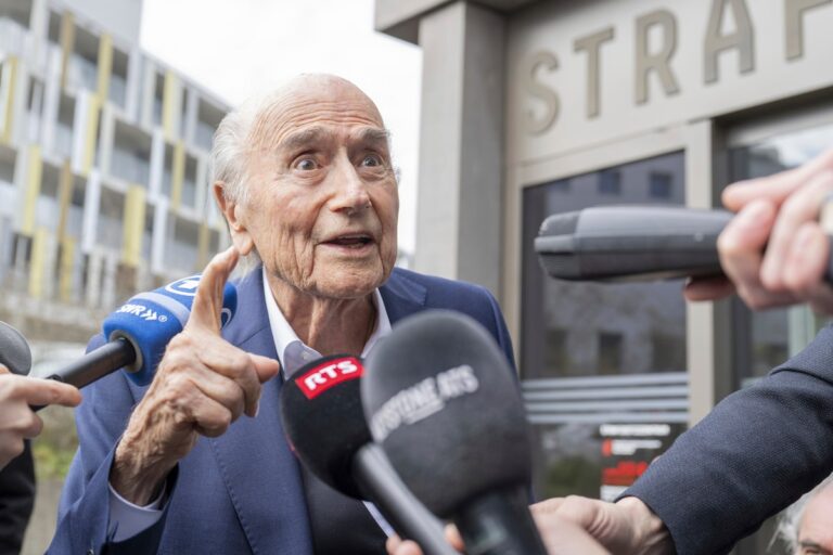 Sepp Blatter et Michel Platini ont de nouveau acquitté lors du deuxième procès d'actes répréhensibles financiers à la FIFA