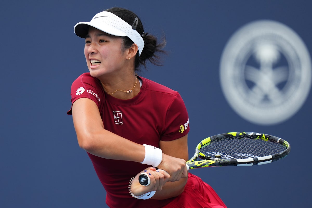 Teen Wild Card Eala étourdit les clés alors que Djokovic établit des maîtres 1000 record