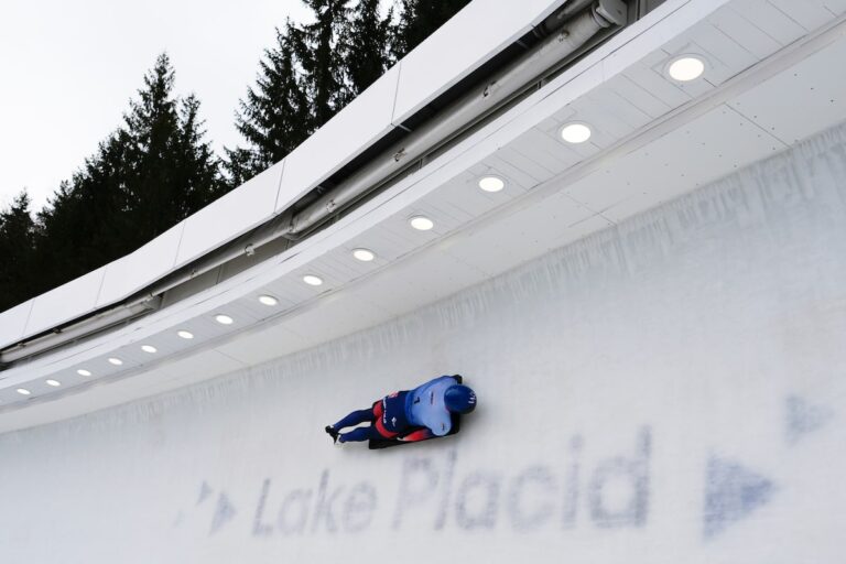 Weston britannique construit une énorme avance à mi-chemin du championnat du monde squelettique masculin à Lake Placid