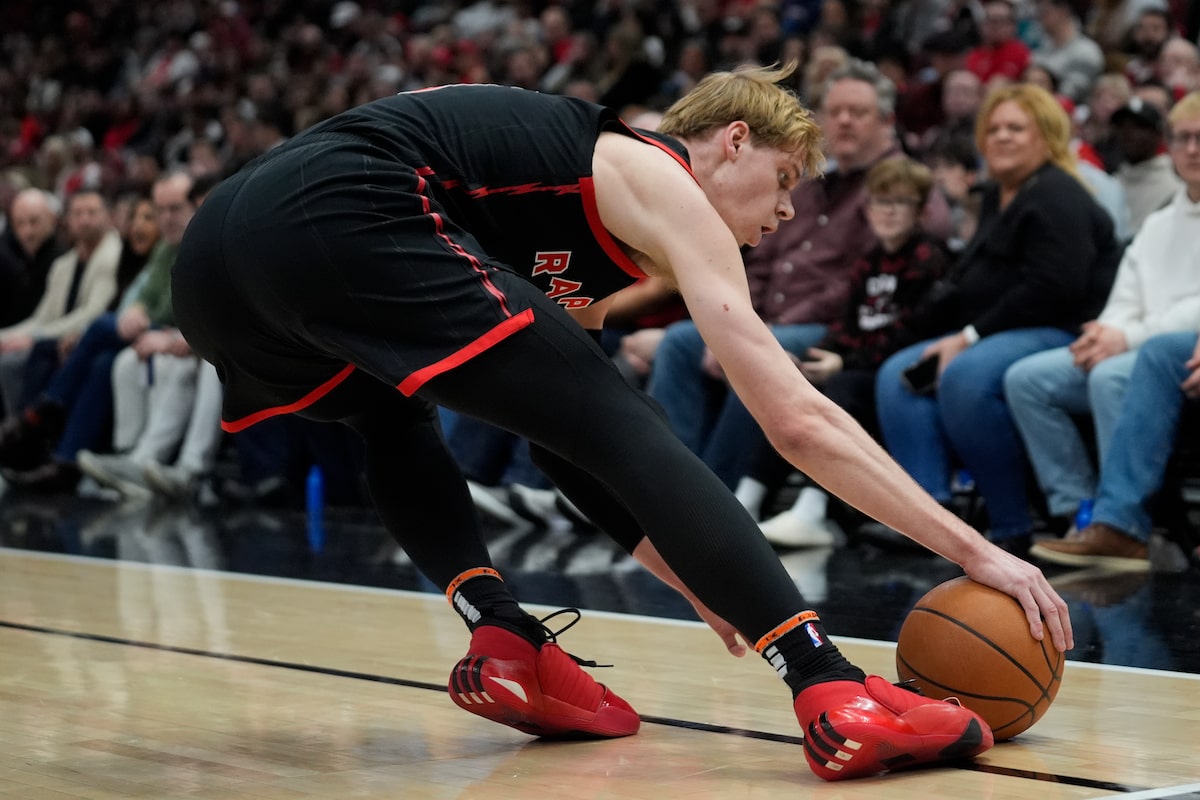 White marque 24 points en tant que Top Raptors en prolongation 125-115
