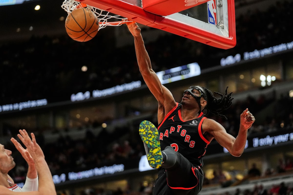 Coby White Scores 28 et Bulls garantissent une place dans le tournoi de jeu avec une victoire de 137-118 sur Raptors