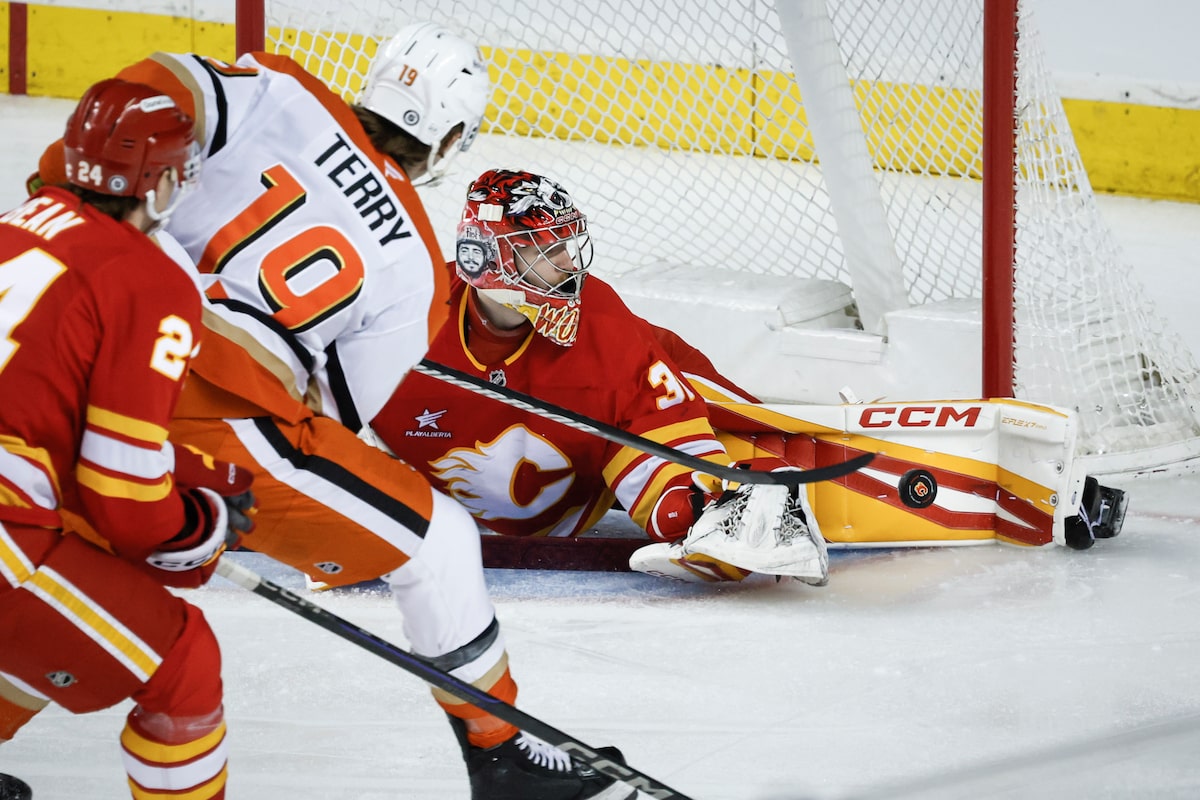 Coleman, Wolf a conduit les flammes à une victoire de 4-1 sur Ducks