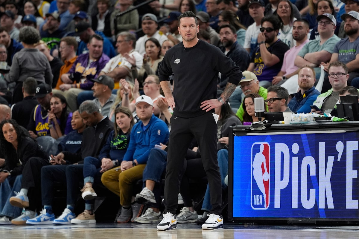 De retour sur leurs courts à domicile, les Lakers et les roquettes sont tous deux déterminés à reporter l'élimination