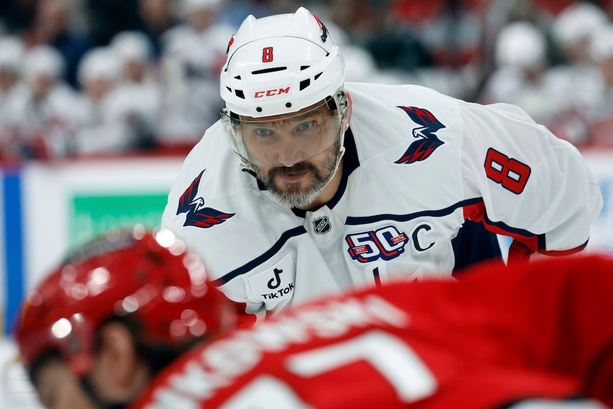 Gretzky devrait être au match des Blackhawks-Capitals avec Ovechkin trois buts de Breaking Record