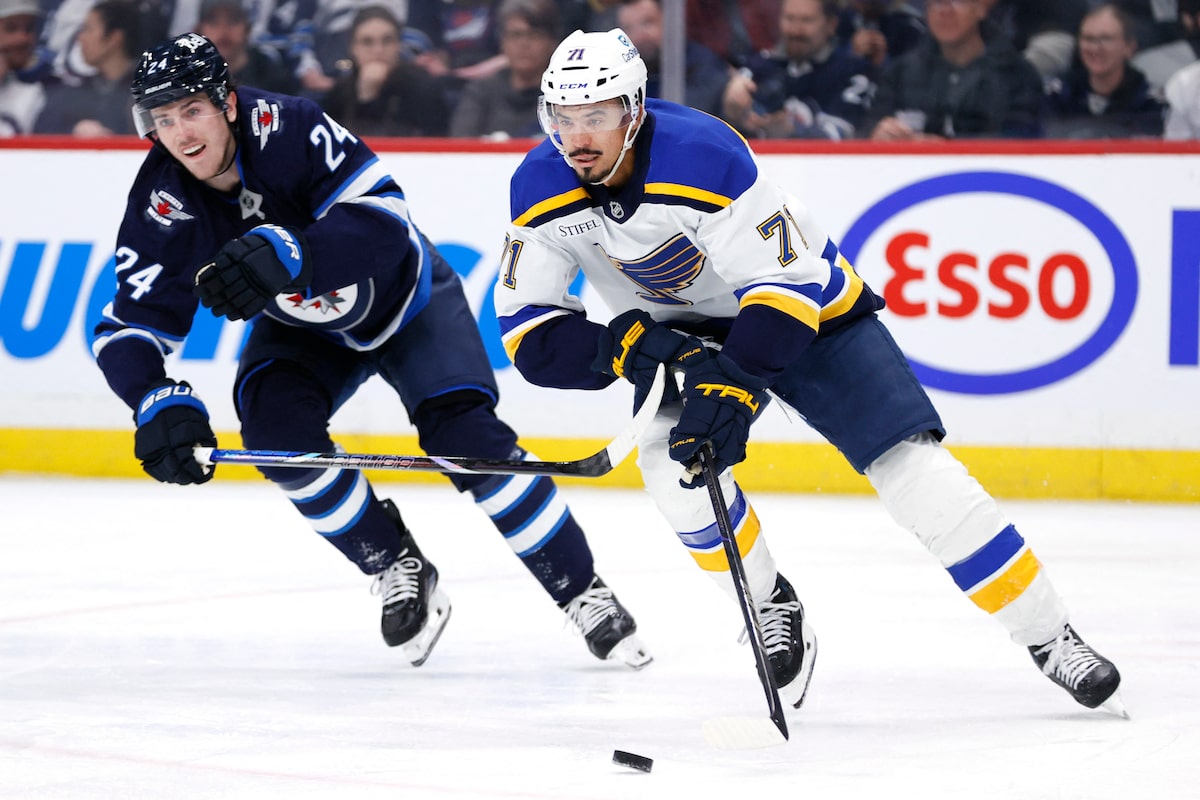 Jets Top Blues 3-1 pour la 53e victoire en franchise de la saison