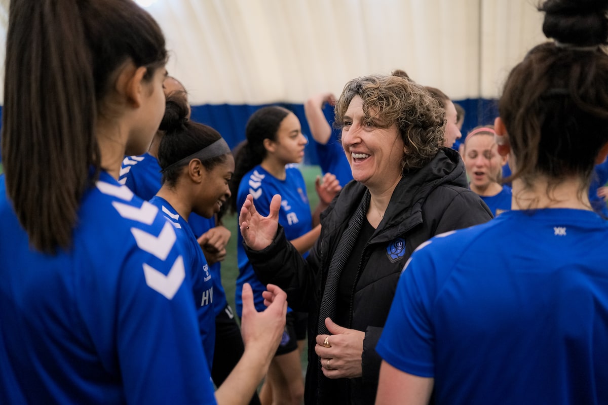 La légende du football français Marinette Pichon prêt pour le prochain défi avec les roses de Montréal de NSL
