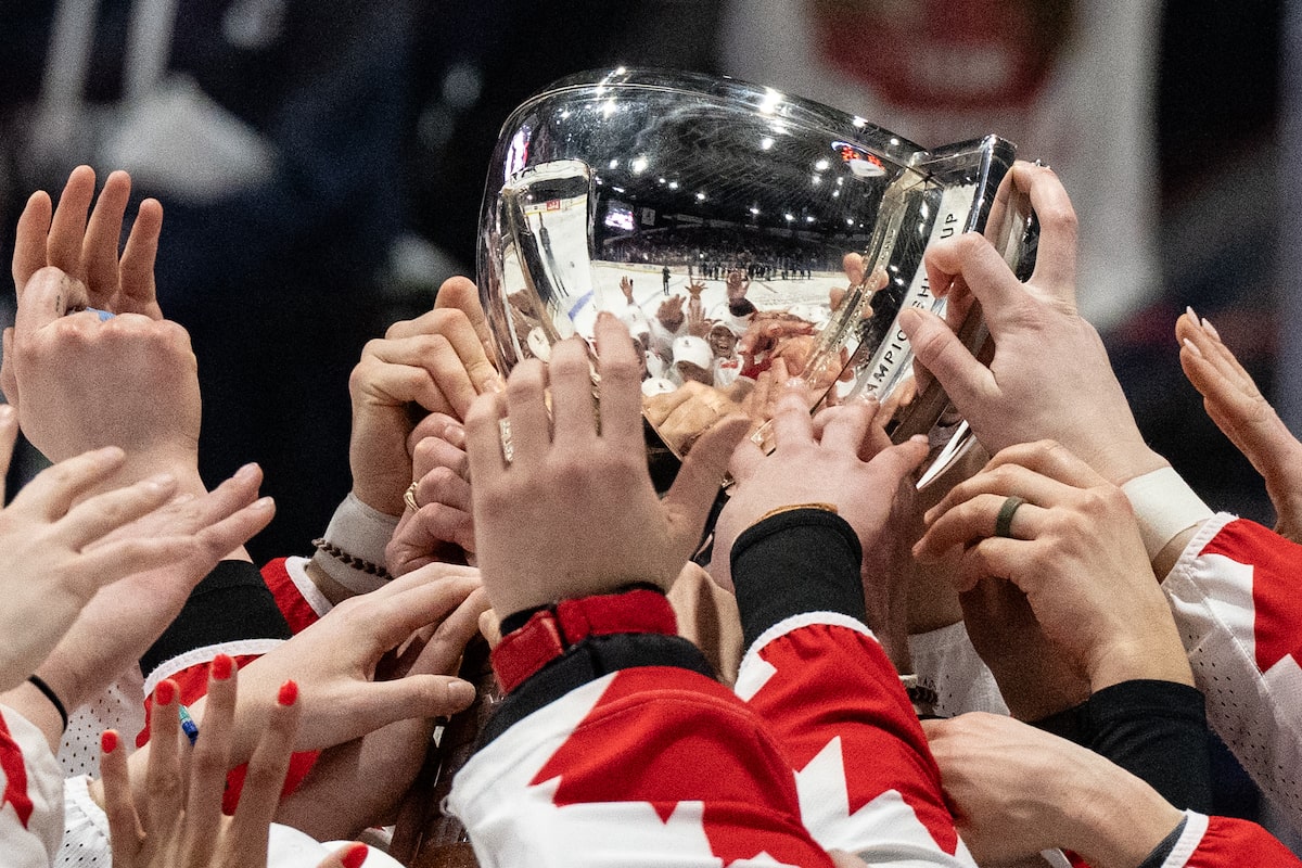 Le Canada a déterminé, mais a bosselé, avant le championnat du monde de hockey féminin