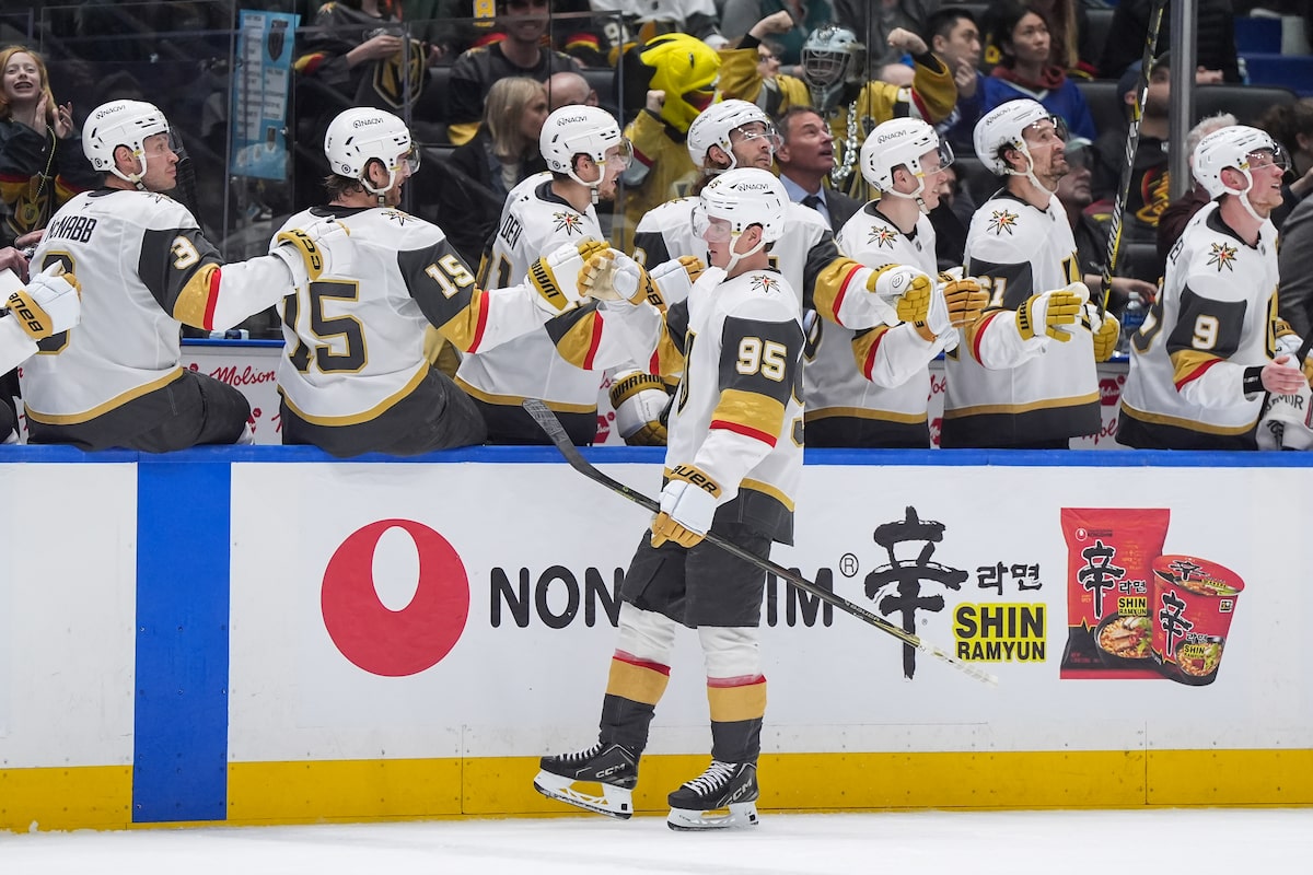 Le but tardif soulève Vegas Golden Knights à 3-2 victoire sur les Canucks de Vancouver