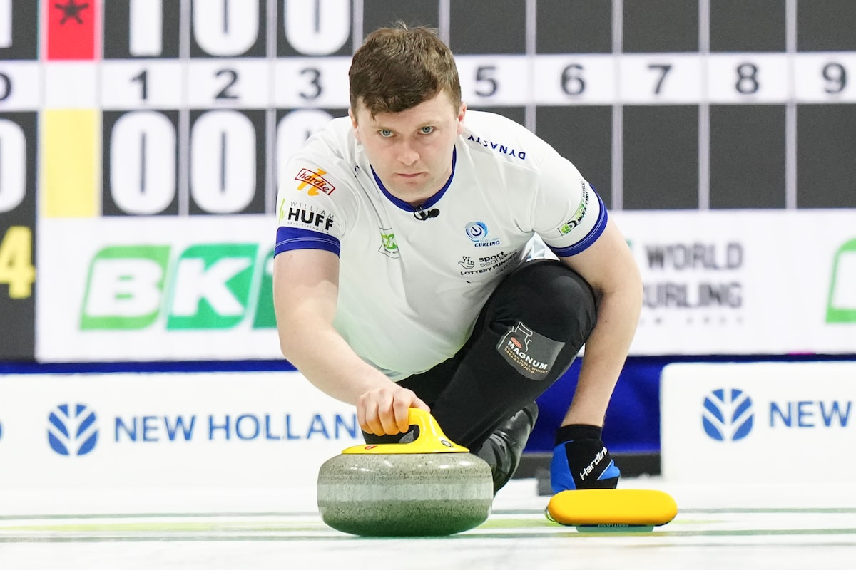 Le champion du monde Mouat bat Dropkin, Schwaller dans l'événement du Grand Chelem de fin de saison