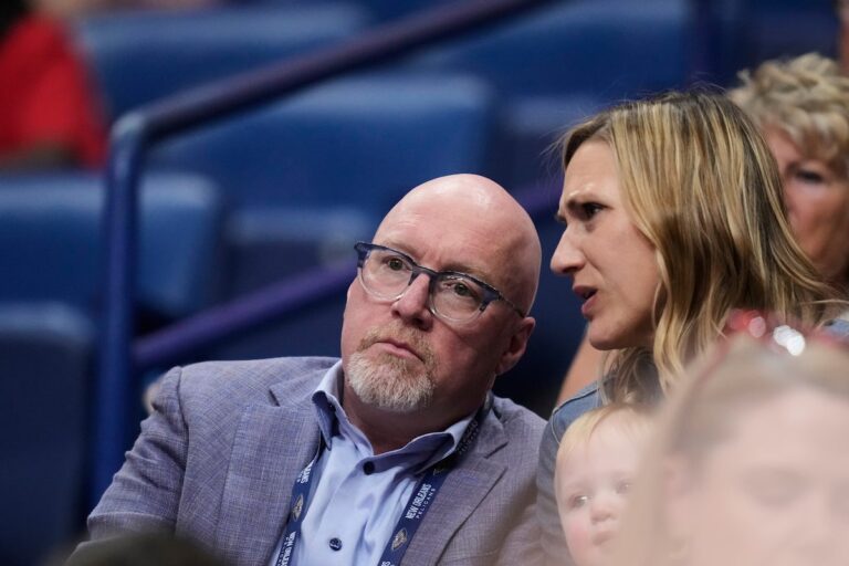 Le chef des opérations de basket-ball de Pélicans, David Griffin, après une saison 21-61, a été des blessures