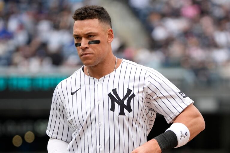 Le circuit de Tie-Briaking de Judge en 2e match mène les Yankees au balayage à double tête de Blue Jays