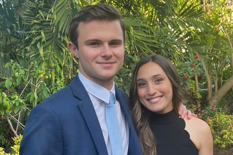 Le crash d'avion de New York fait la vie d'une famille très performante célébrant un anniversaire