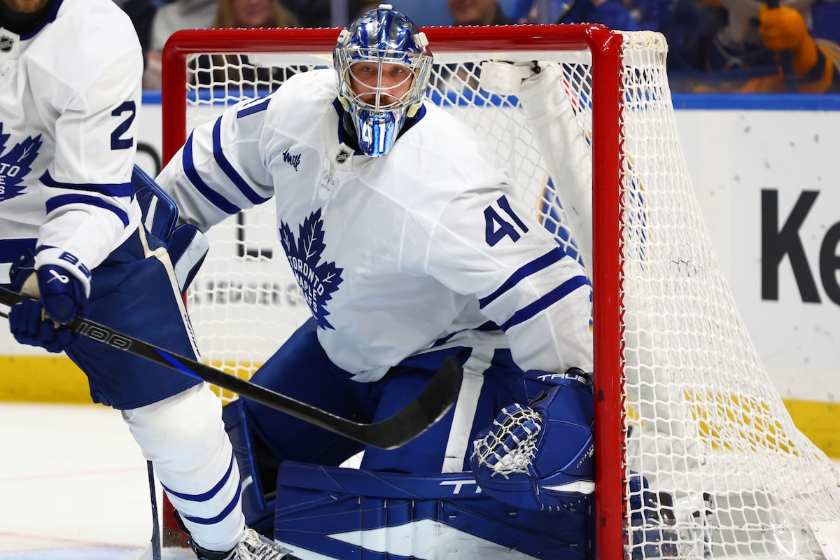 Le gardien de but Stolarz pour commencer son premier match éliminatoire alors que Toronto Maple Leafs affrontera les sénateurs d'Ottawa