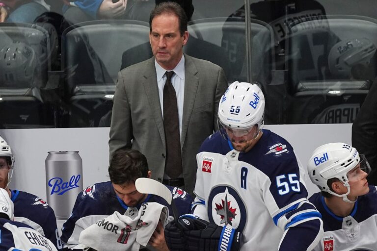 L'entraîneur-chef des Jets Scott Arniel fait le plus de seconde chance sous les projecteurs de la LNH